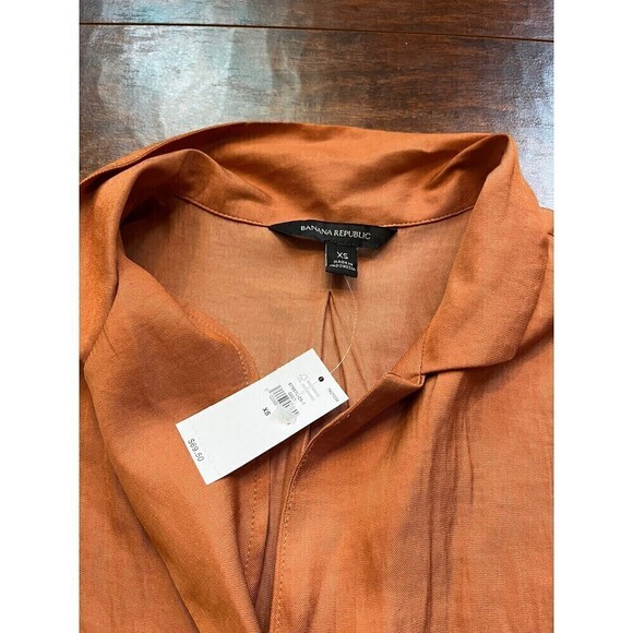 Banana Republic Sleeveless Button Down Satin Casual Shirt NWT Sz XS - Picture 3 of 6